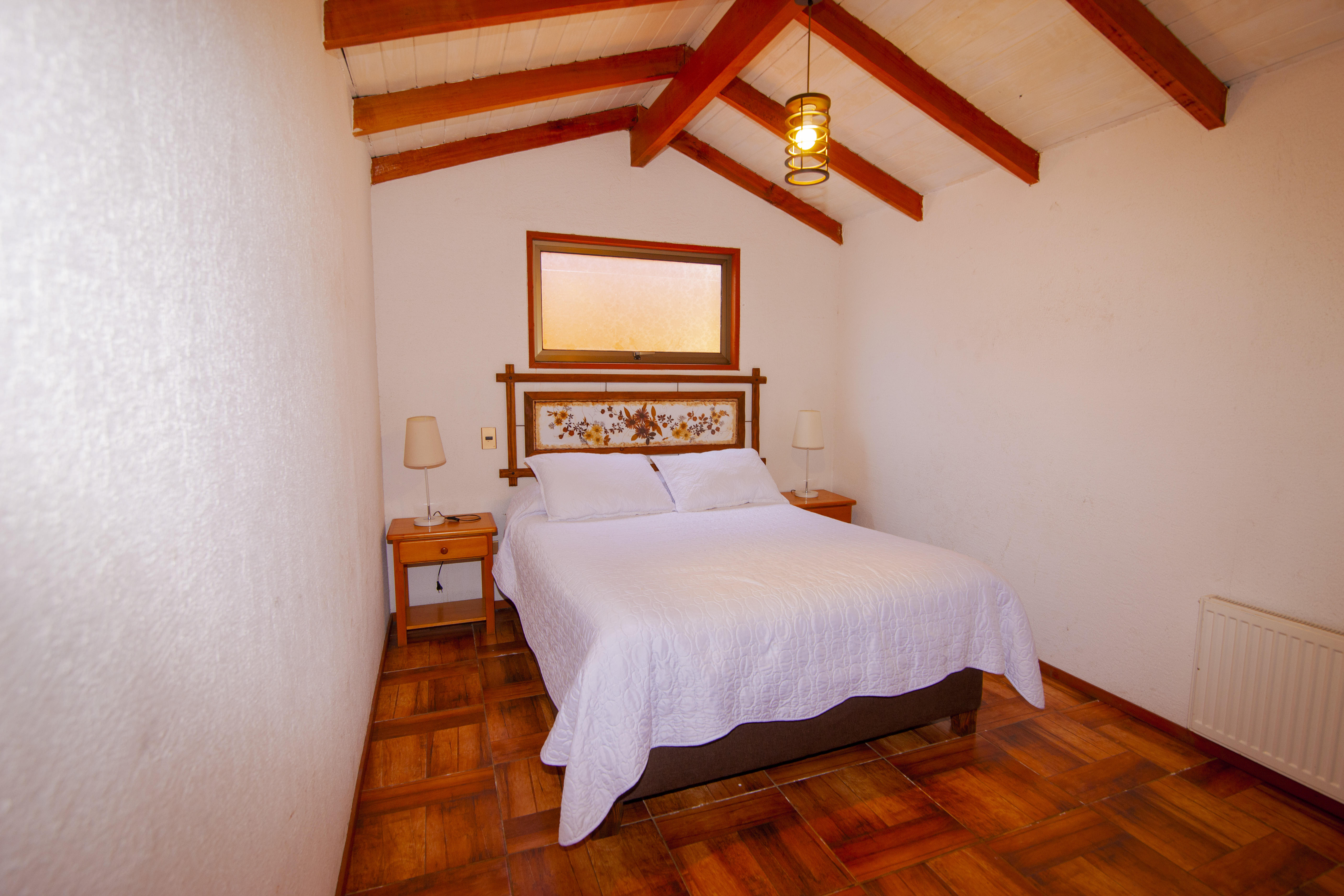 Interior cabaña compacta Omilén Pucón