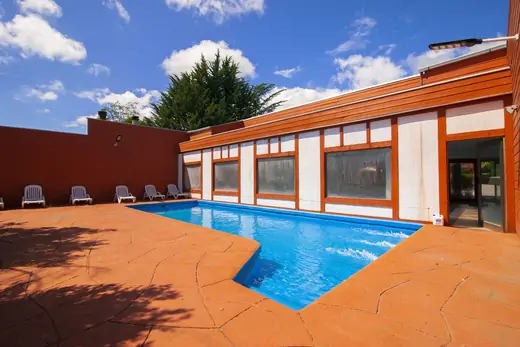 Piscina exterior · foto 2 · Cabañas Omilén Pucón
